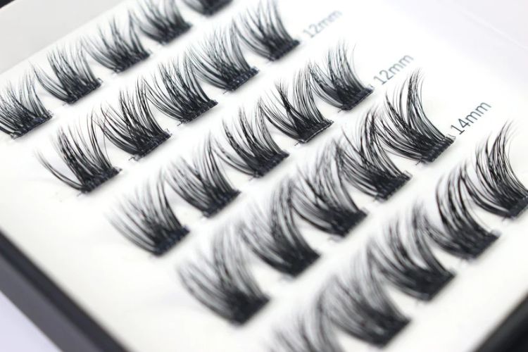 Whimsy Wink - Mixed Length Press-On Lashes